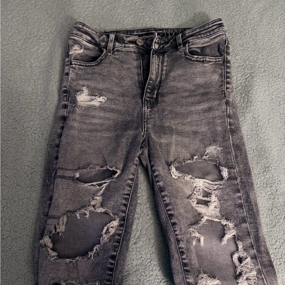 American Eagle Outfitters High Rise Distressed Jeans - Gray